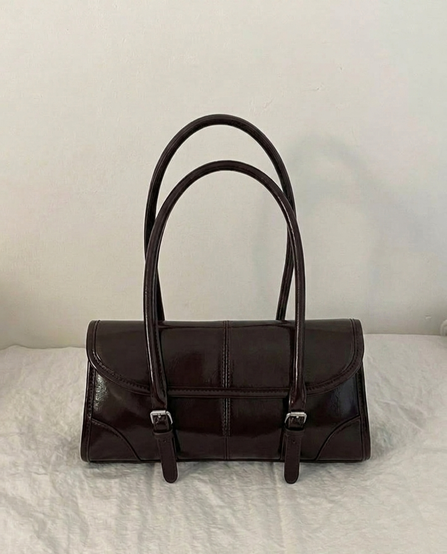 The Premium Oil-Waxed Retro Handbag for Women in BD - Image 2
