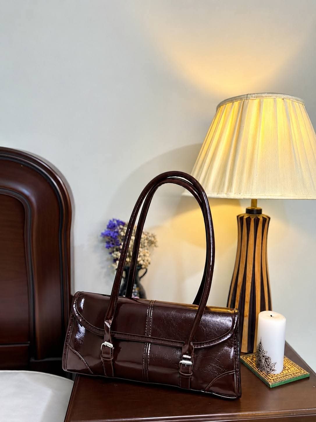 The Premium Oil-Waxed Retro Handbag for Women by GlowBagh – view 2