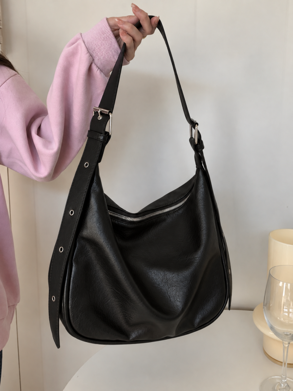 Black Premium Retro Tote carried on the arm
