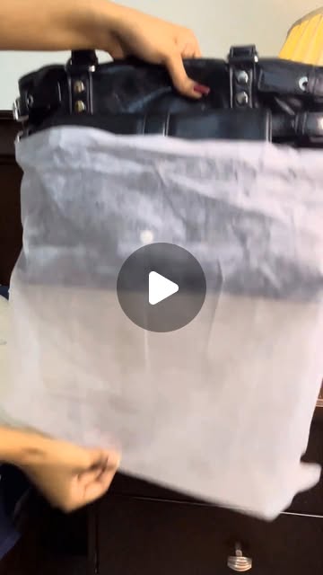 Glowbagh Instagram reel: Vintage Commuter Tote